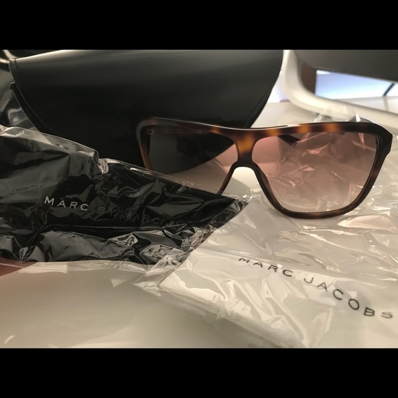 Made in Italy authentic MARC JACOBS SUNGLASSES - Picture 6 of 6